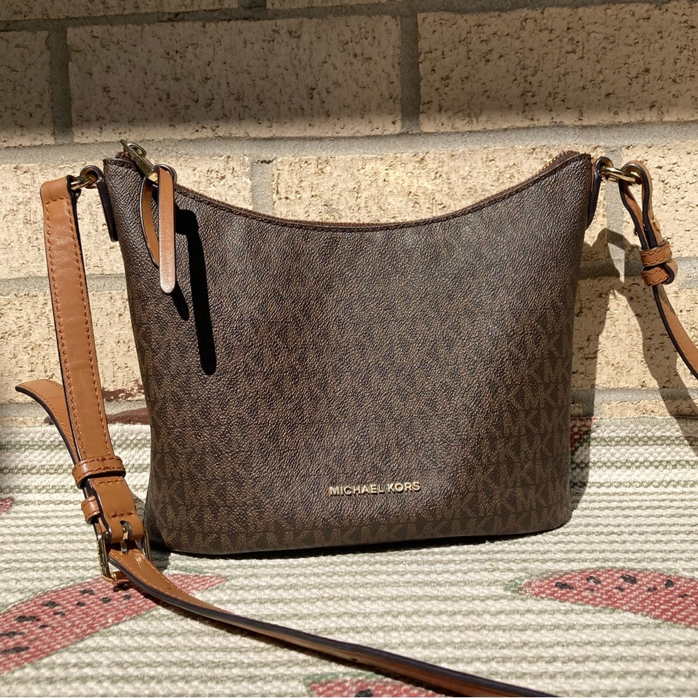 Michael Kors Brown Lupita Messenger Bucket Bag Crossbody Crescent Shape Purse - Picture 6 of 16